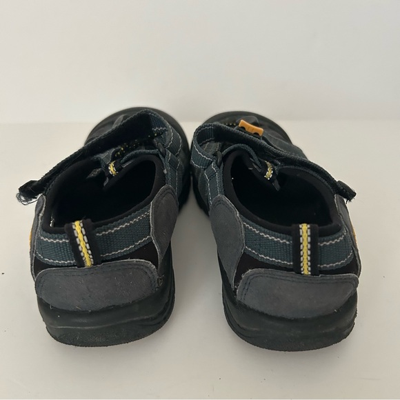 KEEN Kids Newport H2 Waterproof Hiking Beach Everyday Velcro Strap Sandal Size 1 - Picture 6 of 7